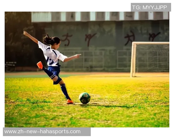 足球美女被绑事件引发热议网络热传引发众多网友关注与讨论